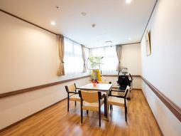 明るい休憩室の様子