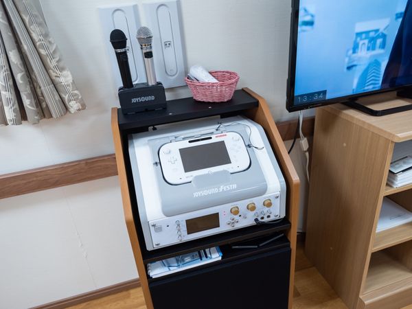 カラオケセットのある部屋