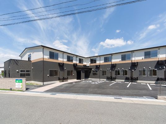 新しい建物の外観