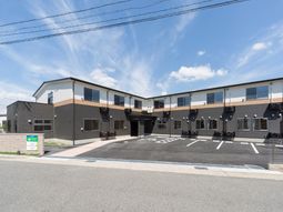 新築そうな外観の建物
