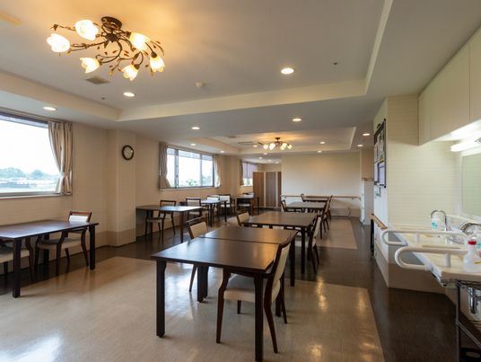 ゆったりとした食堂