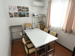 ゆとりのある明るい多目的室