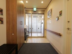明るい廊下エントランス