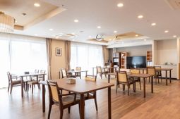 ゆったりとしたダイニングルーム