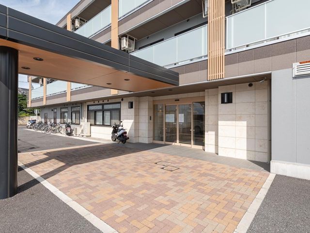 外観エントランス