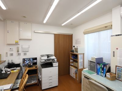 オフィス風のスタッフルーム