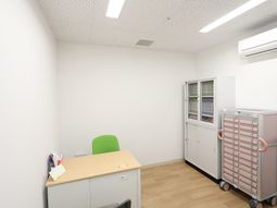 綺麗な職員室空間