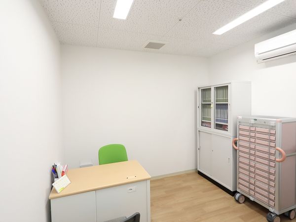 綺麗な職員室空間