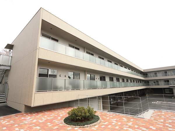 清潔な建物の外観