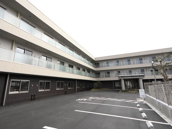 清潔な施設の外観