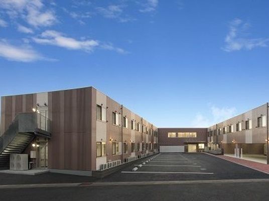 明るい時の施設外観
