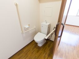 バリアフリー対応のトイレ