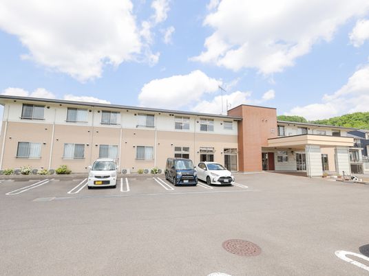 施設の正面外観