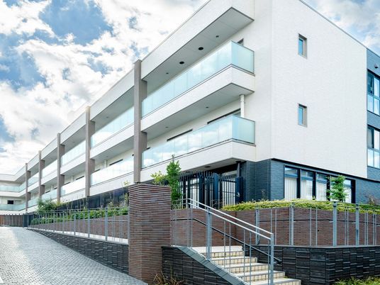 モダンな建物の外観