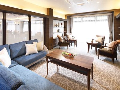 ゆったりした快適なラウンジ