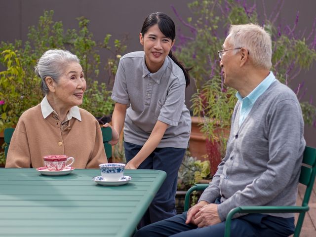 心温まるケアの現場中庭