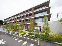 現代的な建物の外観