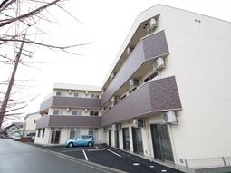 多階層の建物外観