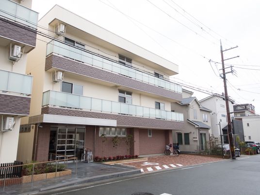 清潔感ある施設の外観