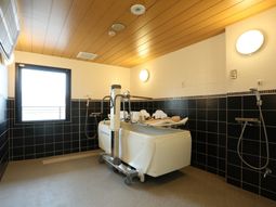 清潔な浴室設備