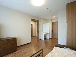 広々とした清潔な居室