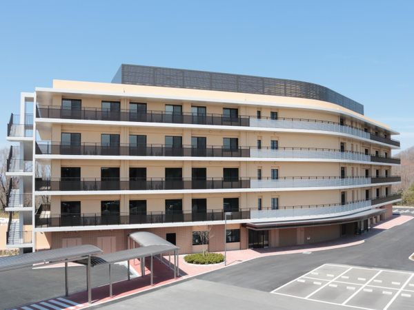 多階層のモダンな建物