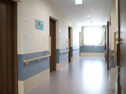 明るい廊下の様子