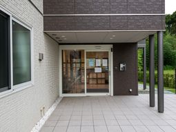 クリーンなエントランス風景