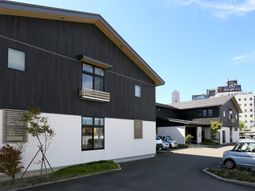 モダンな建物の外観