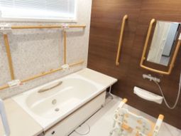 清潔感のある設備の洗面台