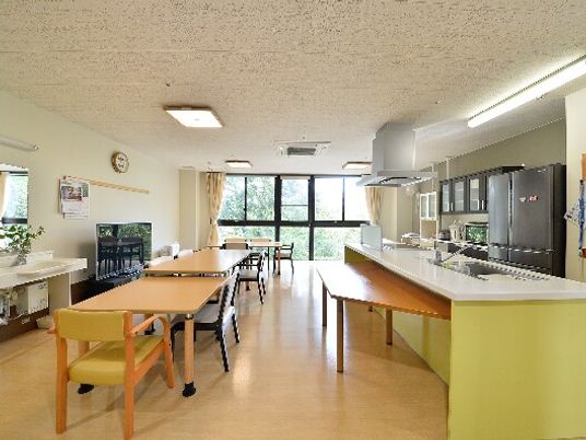 広々したキッチン付ダイニング