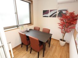 快適な居室のダイニングスペース