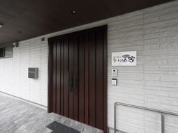 清潔感のあるエントランス