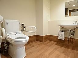 清潔感ある明るいトイレ