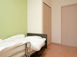 シンプルな居室の一角