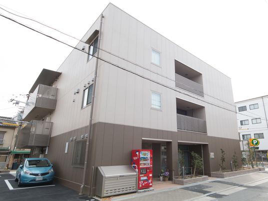 モダンな建物の外観