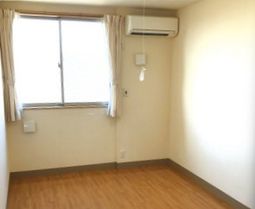 明るく清潔な居室