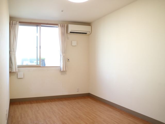 ゆったりとした居室 居室 心地よい居室で、ご利用者様へのきめ細かいサポートを提供しませんか。
