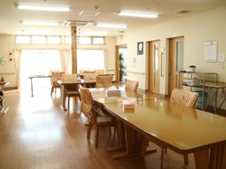 明るい食堂の一角