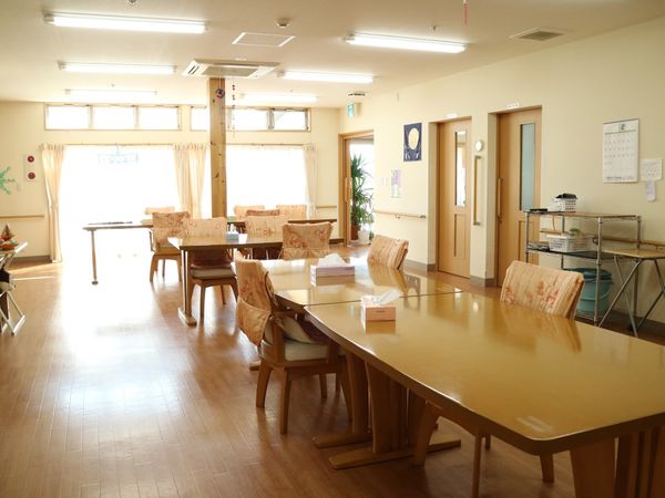 明るい食堂の一角
