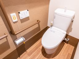 手すり付きのトイレ