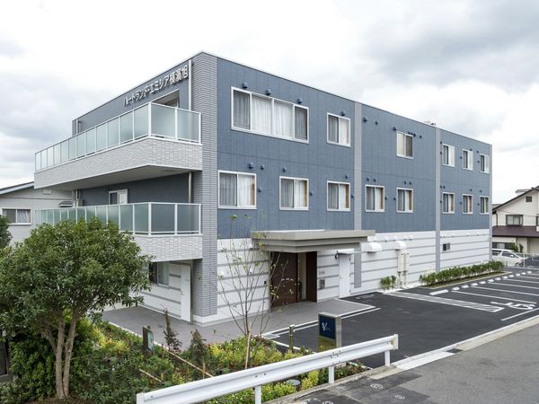 現代的な建物の外観