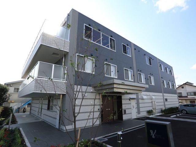 働きやすい施設の外観 外観 洗練されたデザインの施設で、居心地の良い職場をお探しの方に最適です。