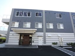 現代的なデザインの建物外観