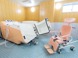 特別浴槽とシャワーチェア