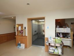 廊下とエレベーター