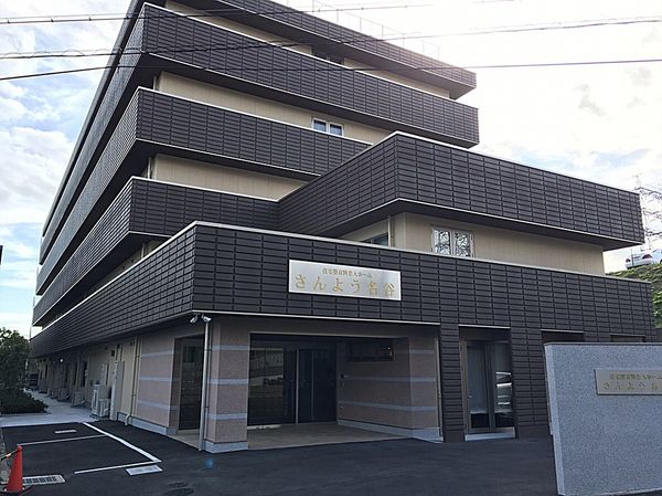 清潔感のあふれる建物外観