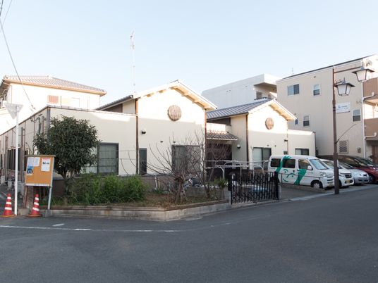 外観の明るい施設
