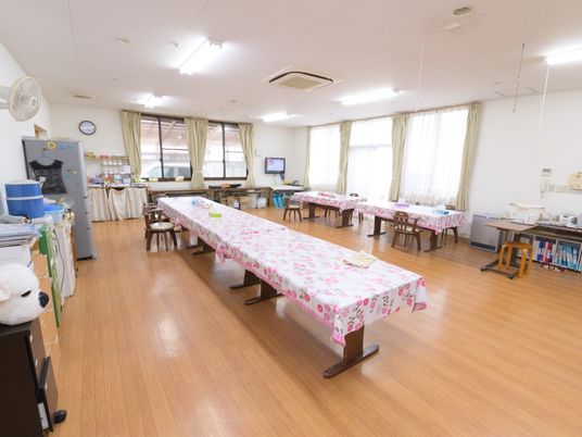 広々とした明るい多目的室