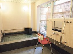 バリアフリーの浴室